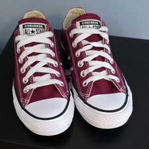 Converse Low Top Sneakers Burgundy Size 7 - 37